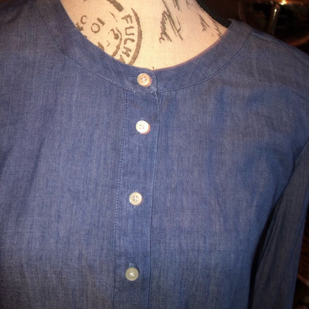 Adorable Chambray Top XS - Picture 2 of 7